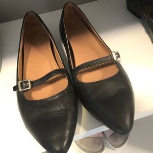 Vionic Black Flats